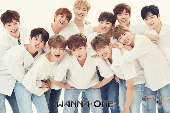 Group Wanna One ends up working without contract extensions; those who have been brilliant for a year and a half have come to a new beginning.On the 18th, Swing Entertainment announced that Wanna One will terminate the contract on December 31, 2018 without contract extension.However, their last activity is a concert held in January next year.The agency said, The official activities such as the awards after the end of the contract will be carried out as planned, and all official activities of Wanna One will be completed at the concert in January.Swing Entertainment also said, Swing Entertainment and related staff will do their best for Wanna One for the rest of the year, and we will also support the new start and activities of the members.Wanna One, which was born through the cable channel Mnet Produce 101 season 2 in 2017, is a project group consisting of 11 members including Kang Daniel, Park Jihoon, Lee Dae-hui, Kim Jae-hwan, Ong Sung Woo, Park Woo-jin, Lai Kuan-lin, Yoon Ji-sung, Hwang Min-hyun, Bae Jin-young and Ha Sung-woon.Wanna One has grown into a group representing K-pop in the past year and a half.The high topic of the program naturally led to Wanna One, and it proved the topicality and their ripple power by hitting all the debut albums to the regular 1st album recently released.In particular, Wanna One has set various records such as debut album Million Sellers and Awards Award despite a short period of one year and six months, and has been loved not only in Korea but also overseas as well as hosting a world tour.Many people were interested in whether Wanna One would extend the contract, but it would not have been easy to gather opinions together as all the members agencies were different.There were several possible extensions, but Wanna One was eventually decided to dissolve without a renewal contract.After the contract is over, Wanna One will perform a concert with the Awards, which were scheduled to be complete for the time being.Since then, the members have returned to their original agency and plan to continue their activities in various forms, including returning to the team that originally belonged to the solo singer, debuting as a new group, and enlisting in the military.Expectations for the activities of Wanna One members who start the second act as an artist are also rising.