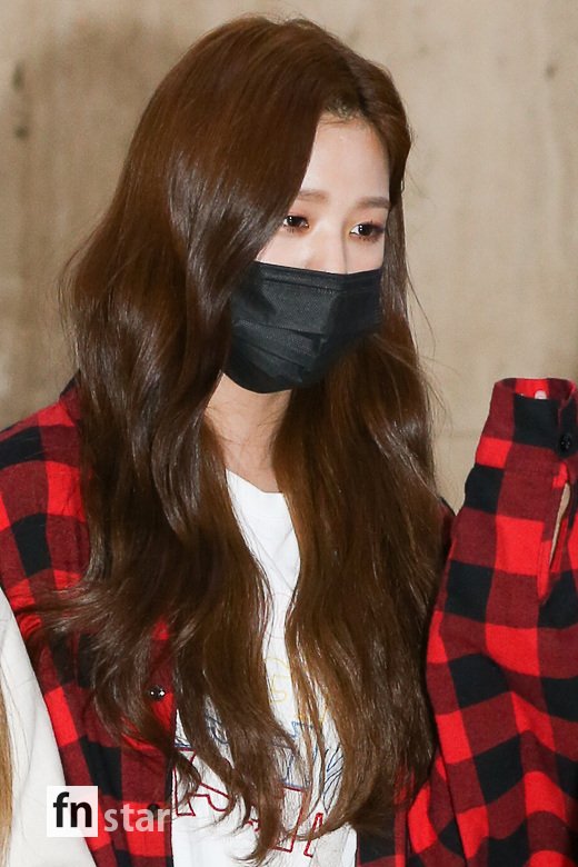 Group IZ*ONE arrived in Tokyo, Japan on the afternoon of the 19th, and arrived through Gimpo International Airport.