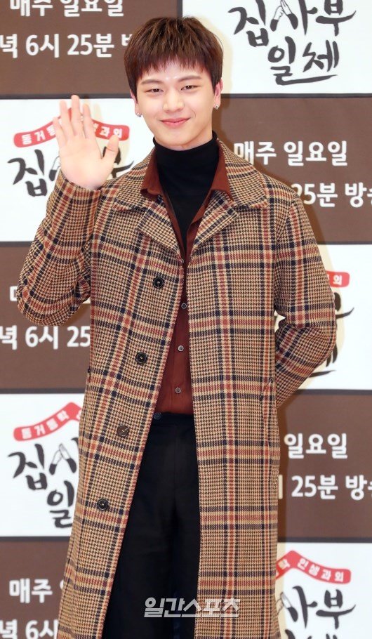 식빵굽는 남자 이미지