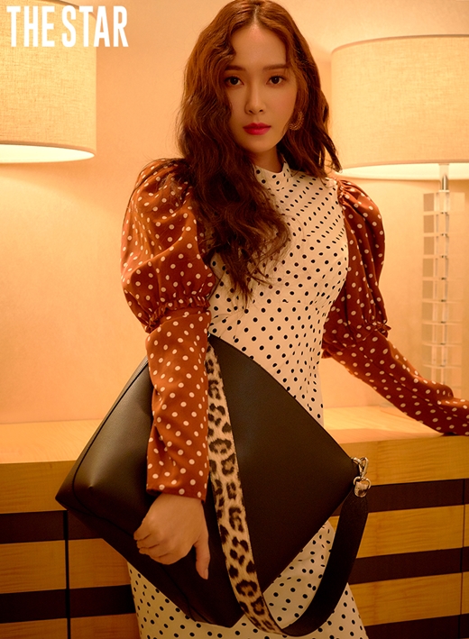 Jessicas emotional fashion picture, which is attracting attention as a singer and fashion icon, was released on the 20th.Decorating the cover of magazine The Stars January 2019 issue, Jessica showcased her elegant and graceful look under the theme of Day and Night.In an interview after filming, Jessica said of her back styling secrets, It is important to know your body accurately.So you can find a bag that suits you, and you can stylize it according to your clothes. Jessica, who would have learned a lot from the Girls Generation alone, said, It is always difficult to start a new life, but thank you for saying, Fortunately, there are many people who meet good people and help me, so I have been able to do well even if there is a difficult thing.I always have a frank style, he said after debut. I always say that the people around me are always the same.Jessica, who also says, I am inspired by people around me while living a normal life, says, Sometimes I get it from my brother (Krystal Jung), and I get a lot from travel.I get a boost from my fans, he said.When asked about the worst time, Jessica said, When I eat breakfast with my family at home... I feel like I do not change over time.Referring to her brother Krystal Jung, Jessica said: Its always comforting to each other, when you meet, the story is constant; if you dont meet and talk, you even exchange SMS.It is an indispensable precious being. Jessica said, I have traveled to Vienna and Athens with my family, Jessica said. I left for a long time because it was difficult to schedule with my brother.It was a time that was too memorable, he said.Im so tired, but I hope my loved ones will be healthy both in their bodies and in their minds, and nothing is more important than that, the 2019 New Years wish said.Jessicas picture and interview were published in the January issue of The Star.