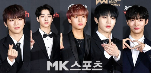 <p> ‘2018 KPMAs first protagonist is a Wanna One. Wanna One is Popularity Award, Bonsang, the target grid with water up to a total of 4 golds.</p><p>20 afternoon a KINTEX in ‘the 1st Korea Pop Music Awards’(2018 Korea Popular Music Awards, 2018 KPMA)was held.</p><p>This day Wanna One Come tv Best Artist Award, popularity award, the main award in the destination grid with up to 4 golds. Wanna One is a “fan club Warner Cable for us to know that. So many Love Rain can receive easy not Big, Love Rain, thank you. Warner Cable to more than take pity to think about. All our happiness is Warner Cable. Hard to sing and dance and variety shows and youre......”</p><p>Mama, Oh, on conversion, the long production season, NCT 127, Momo, BtoB, Red Velvet, and, Wanna, One, BTS is this accounted for. BtoB is a ballad, this up 2 gold medals accounted for, Red Velvet is a group dance and this with 2 golds.</p><p>BtoB “for awards in this award twice and received the first time, glory thought. BtoB seven members anytime or any day I dont know, but until then much Love Rain and cheer up please.”.</p><p>▶ Singer - Wanna One</p><p>▶ Music - and</p><p>▶ Album - BTS</p><p>▶ Thanks battle free - use profile</p><p>▶ Hallyu performances - Super Junior</p><p>▶ This - dont, Oh, on conversion, the long production season, NCT 127, Momo, BtoB, Red Velvet, and, Wanna, One, BTS</p><p>▶ Rookie of the year - more than AIDS, (girls)kids</p><p>▶ Solo dance – young</p><p>▶ Group dance – Red Velvet</p><p>▶ Olleh TV Best Artist – Wanna One</p><p>▶ Popular – Wanna One, Exo</p><p>▶ Indie – Sean</p><p>▶ Hip hop – Simon Dominic</p><p>▶ Trot – Sun photo&Gangnam, Hong Jin-Young</p><p>▶ OST – Ben (‘cannot go’)</p><p>▶ Ballad – BtoB</p><p>▶ R&B – Urban Car Spa</p><p>▶ Public performances demonstration – the right disease protection</p><p>▶ For original thread Smoking – Pentagon</p><p>▶ Creator – Starship Entertainment Kim City Representative</p>