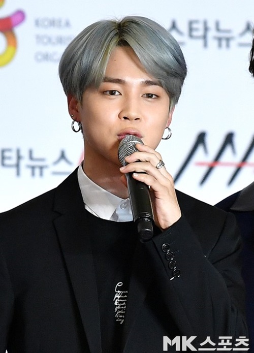 Group BTS member Jimin was named the sole cover model for Top Class 2019, an interview magazine.On the 21st, BTS Jimins magazine Model was announced on its own, which is unusual compared to the BTS, which had been a group.The title of the 2019 New Year magazine, which Jimin was selected as the coverModel, is BTS Jimin, a blood sweat tears that made a pale color.Jimin has been certified for his skills and popularity through the Overseas Media Guardian and Gallup, a domestic professional organization.Fans are paying attention to what else Jimin will do as he opens his first round of 2019 with the cover Model for the new years single in Top Class.