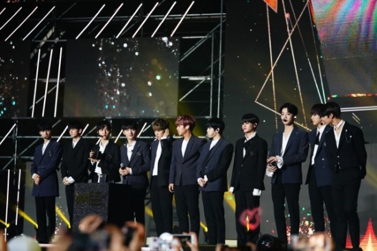 Theres SM inside - JYP and -YG exterior Fairness is okay?The hero of 2018 KPMA, which made its first step, is four-princessWanna One was the one who came to the table: The reason I used the phrase hero rather than the main character was because I literally saved 2018 KPMA from the worst.On the 20th, 2018 Korea Popular Music Awards (hereinafter 2018 KPMA) was held at KINTEX, Ilsan, Goyang, Gyeonggi Province.On this day, Wanna One won a total of four-princesses, including the main prize, popular prize, Ole TV Best The Artist prize,Im on.I started with the Rookie of the Year and got this in a short time thanks to your love, said Kang Daniel, who received the award. I thank Wanna One for filling up his time with love.Kim Jae-hwan said, This award is Wannables, and I love you.We have always thought about what we would say if we get the prize, Park said. There are a lot of people who appreciate it, but we want to praise ourselves for not giving up on this position and for being strong.However, TWICE and BTS, the main characters of the other targets, The Sound Award and The Album Award, did not attend the Awards due to overseas schedules.EXO, which received the popular award, also failed to attend the awards due to overlapping concerts.Most of the awards were filled by SM singers, who were named winners in various parts.EXO, NCT127, Super Junior, along with Red Velvets two-time winner, won the award, and SM won a total of five gold medals.Among JYP singers who played TWICE, Gods Seven, and Stray Kids this year, TWICE was the only two winners and was delighted with the award.However, the awards were missed due to overseas schedules, and all JYP singers were absent.Singers who performed outstandingly were called winners even though they could not attend.However, the icon that received great love this year with I Loved and the black pink that received explosive love of Toodoudo did not get a name anywhere.The YG was more of an outside of the Awards than a no-show.The most notable part of the awards was the first awards winners: OH MY GIRL and Ben enjoyed the joy of the first awards at the 2018 KPMA.I was awarded the first prize at the Awards since my debut, said OH MY GIRL, who was selected as the main prize winner. Thank you very much.Miracle and WM Entertainment, who cheered me up, can go slowly, so thank you for the courage to go forward.The members also believed in OH MY GIRL and thank you so much for going with me. Ben, who won the OST award, said, It is my ninth year of debut and I am honored to receive such a good award at the first KPMA.Once in a lifetime, the precious Rookie of the Year award once again (girls) and The Boyz were the prime ministers joy.I am grateful to Neverland for always making me feel good when the big stage is shaking because I am a rookie, said Jeon So-yeon, a girl.The Boyz said, I am grateful to all those who have given me more than just an award.I think it is not easy to like, support and love someone in busy daily life, but I think that Derby received an ideal because they supported The Boyz.I really appreciate it. He said that he would like to see Kevin and Q who did not attend the awards on the day due to the type A flu.As the 2018 KPMA was held once, many of the parts that needed to be supplemented were noticeable. The 2018 KPMA, which bought the originality from ticket bookings, was regrettable due to its somewhat sloppy progress.Super Junior Lee Tae-kwon and Actor Jin Se-yeons MC breathing was not bad, but even though the awards started, the audience did not go through all the seats, so it was only a charm that the empty standing seats were caught on the camera.The singer, who was called the winner, came to the stage and gave a prize and a microphone on the table and gave a feeling of winning the prize.And in the music source award, which the winner did not attend due to the schedule of the film, and the album award, a unique scene was drawn in which the prize winner came to the stage and called the winner.In addition, the performance was delayed because the singer could not finish preparation because the award and special stage were followed.There was also controversy in the popularity prize. Previously, the 2018 KPMA conducted a paid vote to encourage rivalry among fans.However, in the awards, EXO and Wanna One jointly won the popular award and made fans lose their minds.There were many mistakes that could not catch the monotonous camera work and the timely screen.Every time I spoke about the award, the camera shook up and down, making the eyes of viewers tired.Below is a list of 2018 KPMA winners (team)▲ Singer Award = Wanna One▲ Sound Source = TWICE▲ Album Award = BTS▲ Rookie = (girls) Children, The Boyz▲ Main prize = Mamamu, OH MY GIRL, Roy Kim, Jang Duk Chul, NCT 127, Momo Land, BtoB, TWICE, Red Velvet, Wanna One, BTS▲ Genre = Sean (Indy) Simon Dominic (Hip-hop), Ben (OST), BtoB (ballad), Urban Zakapa (R&B)▲ OleTV Best The Artist Award = Wanna Travel Wanna One▲ Solo Dance Award = Cheongha▲ Group Dance Award = Red Velvet▲ Producer Award = Starship Entertainment Kim Si-dae▲ Public Performance Activity/Public Song Activity Award = Kwon Byung-ho/Pentagon▲ Popularity = Wanna One, EXO▲ Thanks to You Award = Cho Yong-pil▲ Korean Wave Performance Award = Super Junior