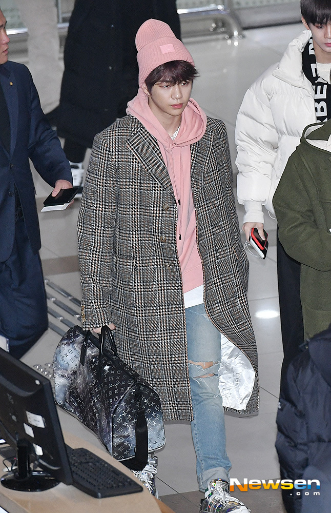 Singer Wanna One Kang Daniel departs for Japan via Gimpo International Airport in Gangseo-gu, Seoul on December 21st.