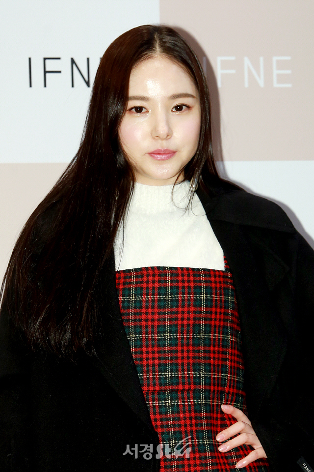 Actor Min Hyo-rin poses in attendance