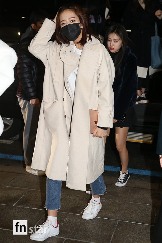 Group IZ*ONE left Japan Tokyo on the afternoon of the 22nd through Gimpo International Airport to prepare for Japan promotion.