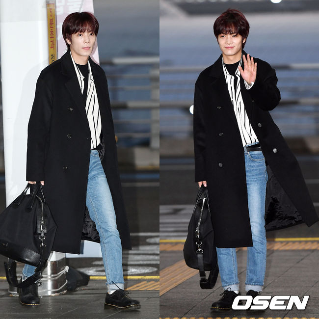 Group NUESTW JR (Jonghyun) is leaving for Hong Kong through the first passenger terminal of the Incheon International Airport on the morning of the 22nd to attend the overseas schedule.NUESTW JR (Jonghyun) is heading to the departure hall.