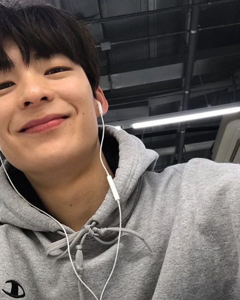 SKY 캐슬' 영재役 송건희, 인스타 여심 흔든 남친짤[SNS☆컷]
