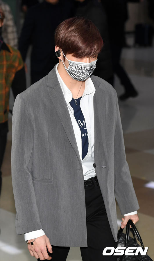 <p> 22, Wanna One Kang Daniel this with the other members in Japan held a fan autograph session and hi-touch Chugai Travel, and Seoul Gangseo Gimpo International Airport through the Entrance. /</p>