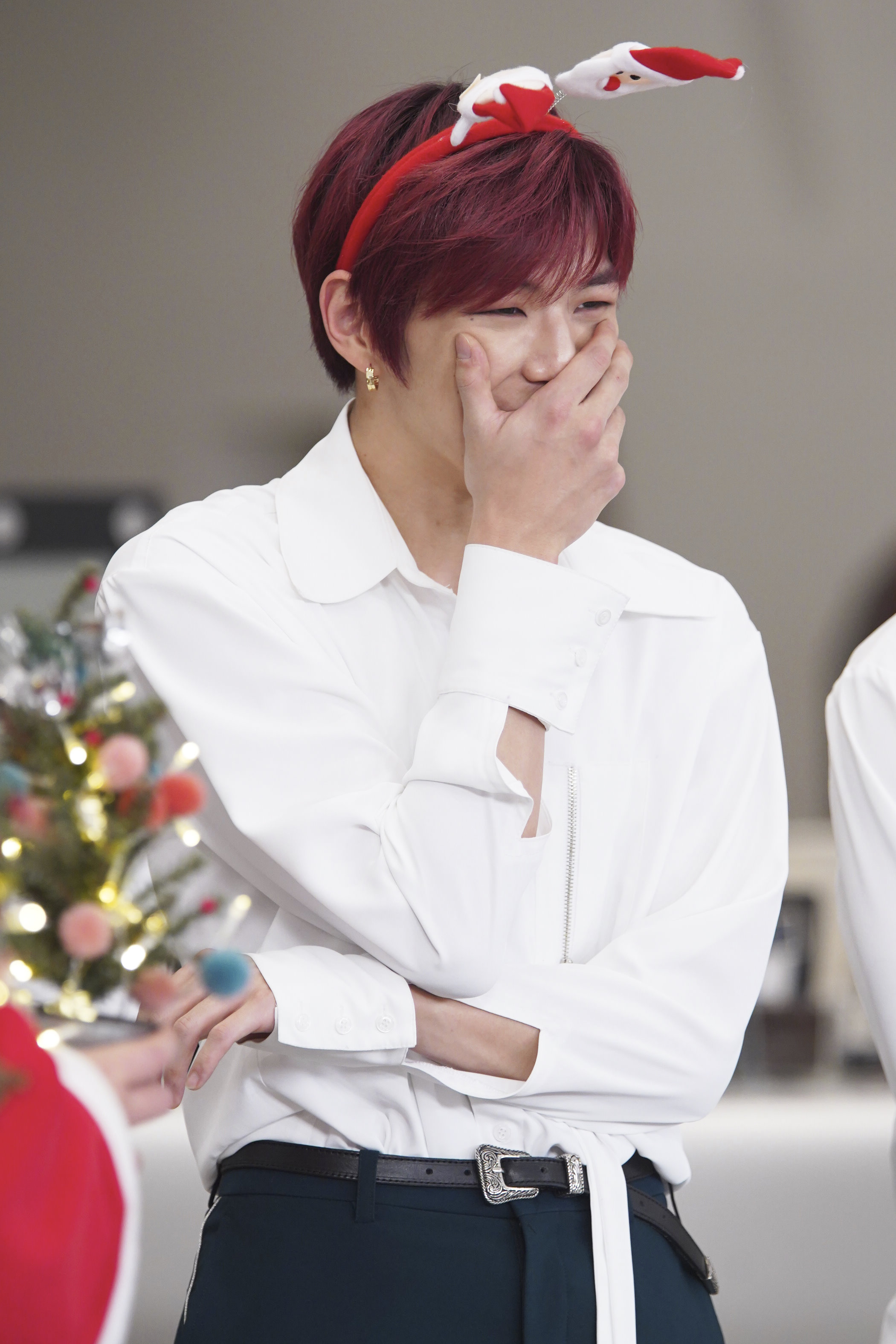Idol room Wanna One Kang, Daniel, J. Y. Park choreography plagiarism include rebuttal <p>Wanna One Kang Daniel this JYP with raised ‘Idol room’ signature pose of plagiarism include the clarification.</p><p>25 to be broadcast JTBC ‘Idol room’is a Christmas fit for 2018 starring in 35 of the teams idol during the Big Bang, win, Wanna, One, (girls)children directly to find a gift to convey ‘thank you Awards’furnished with. Especially Wanna One is the ‘Idol room’ 1 the guest of this program, the signature of the posing Productions, top hits, etc of the world and the winners determined.</p><p>MC Jeong Hyeong-don and Defcon Kang Daniel this gift for ‘Home’hand-painted for quality of the program signature pose until the present continued use. However, over the past 9 month, JYP J. Y. Park is posing with his hit song ‘his home’the point of the choreography is the same, and the ‘plagiarism include’raise a big laugh.</p><p>This again starred for Wanna One Kang Daniel, MC Jeong Hyeong-don, this official asked not to be named. Kang Daniel “pose is really different,”said directly and compare the difference, such as a clear rebuttal to your plagiarism controversy to the finish, but that was after.....</p><p>Kang Daniel it says the program signature pose of truth is 25 Tuesday evening 6: 30 PM, to be broadcast in JTBC ‘Idol room’can be found at.</p><p> - The copyright owner ⓒ -</p>