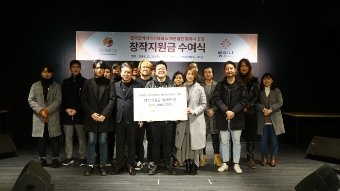 예술이용원 이미지