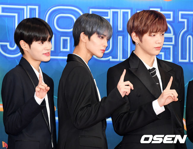 Singer Wanna One Lee Dae-hwi, Bae Jin Young and Kang Daniel attended the 2018 KBS Song Festival held at KBS, Yeouido, Seoul on the afternoon of the 28th.