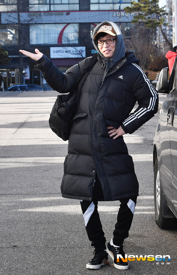 KBS 2TV Happy Together Season 4 recording was held at the KBS annex in Yeouido-dong, Yeongdeungpo-gu, Seoul on the morning of December 29.Yoo Jae-Suk poses on the day.Lee Jae-ha