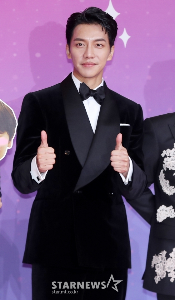 All The Butlers Lee Seung-gi, the first solo Seoul Music Awards Even if it fails to go to La Strada with you. <p>In the last 28 days afternoon Seoul Sangam-Dong SBS Prism Tower in 2018 SBS Entertainment Seoul Music Awardswas held. Comedian applause pink, learn one, singer Kim Jong Kook MC, cased.</p><p>This year, SBS for high viewership and effectiveness. This is on the SBS side is the Seoul Music Awards nominees so selected did not, the SBS of all the programs and performers of their Seoul Music Awards nominations. All programs and appearances with their Seoul Music Awards after news was, as long as each unfolds as expected.</p><p>He seems like seniors and juniors, TV and Kang Ho-dong sunbaenim. Their shoulder and learn, like a broadcast when I learned that a lot of hard Calluses baby you didnt want to. Thanks up to here Well you can come but never (thought). This is my ability, not All The Butlersappeared to he the best father they them alive your affection, philosophy of life, beliefs, all contained in All The Butlers viewers impressed given because of the weight contained the award more meaningful it seems. Sole Seoul Music Awards this is the first time. 1 year only love can get me all of this seems to be the biggest,thank you....</p><p>Lee Seung-gi is the last year 11 December in 1 year and 9 months of military service throughout. Singer-ready were expected, but the choice of SBS for All The Butlers. Lee Seung-gi is the city filled with All The Butlersin Amsterdam. All The Butlers member Lee, Yang and more, nurturing and awkward look to overcome a family, like brothers sticky to show friendship. Coming in 2019, even Lee Seung-gi All The Butlersthrough which activities unfold Feature Shoot.</p>
