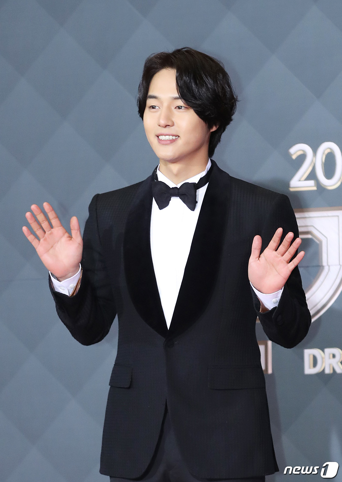 Seoul:) = Actor Yang Se-jong poses at the 2018 SBS Acting Grand Prize red carpet event held at SBS Prism Center in Sangam-dong, Mapo-gu, Seoul on the afternoon of the 31st.December 31, 2018