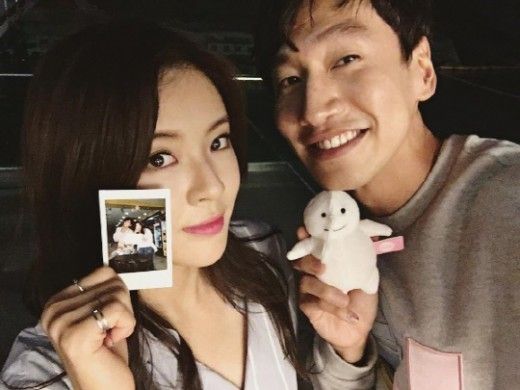 Actors Lee Kwang-soo, 33, and Lee Sun-bin, 24, are in love; the two men who have been linked through Running Man have developed into real lovers.On the 31st, one media reported that the two were in love.The two people who became between the entertainment industry and the juniors with SBS Running Man appeared as real lovers and introduced each other to their close friends and explained that they are in love for five months.After the romance rumor report, Lee Kwang-soos agency King Kongbystaff immediately acknowledged this.An official of King Kongby Starship said, It is right that two people are in love for five months.It was a high-speed recognition less than 30 minutes after the first romance rumor report.The relationship between the two dates back to 2016.Lee Sun-bin appeared on Running Man at the time and Lee Kwang-soo was the ideal type and attracted attention.Lee Sun-bin was pleased when Lee Sun-bin expressed his favor to him, and laughed with witty words such as We decided to date from today and We will announce marriage next week.Those who formed pink airflow on the air developed into real lovers two years later.The netizens in the news of the two people are Congratulations on the big hit, Running Man Love Line was real, Lee Kwang-soo finally!Congratulations , I am good with you , I am curious about the reaction of Running Man members and blessed the devotion of the two people.