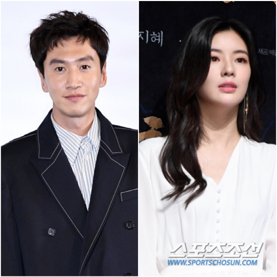 Actor Lee Kwang-soo and Lee Sun-bin, who became Asia Couples.It did not take long for somethings going on between them to become a real love.Lee Kwang-soo and Lee Sun-bins The Inner Circle recently said, Lee Kwang-soo and Lee Sun-bin are famous couples in the entertainment industry.The first two people I met at SBS entertainment Running Man in September 2016 are really falling love love at first sight.Somethings going on between them made by entertainment is a real couple. This Inner Circle said, Lee Kwang-soos heart toward Lee Sun-bin was sincere at the time of Running Man.In fact, Lee Kwang-soo met Lee Sun-bin for the first time through Running Man, but at once he liked Lee Sun-bin and showed his sincerity on the air without hesitation.Lee Kwang-soo has been actively involved with Lee Sun-bin for a long time since the broadcast, and Lee Sun-bin has also been so interested that he has always pointed out his ideal type as Lee Kwang-soo Naturally, it developed into devotion.Lee Kwang-soo and Lee Sun-bin have actually been dating for more than five months. Lee Kwang-soo continued his devotion to his best friends, Jo In-sung, Lim Joo-hwan, Kim Ki-bang, and Do Kyung-soo, to introduce Lee Sun-bin as a female friend.When I continue to meet outside, I spend time with my best friends and Lee Kwang-soo when I continue my date with each other. The two people who were present at the VIP premiere of the movie Swing Kids (director Kang Hyung-cheol) did not hide the fact that they were devoted to the post.Both Lee Kwang-soo and Lee Sun-bin are continuing their seriously pretty encounters; there are also significant Actors who envy the couple, he added.Lee Kwang-soo and Lee Sun-bin earlier this morning attracted attention by recognizing their devotion through their agency.Lee Kwang-soos agency, King Kong Entertainment, said, Lee Kwang-soo and Lee Sun-bin are in love.The two have been doing good Feeling for five months.I would like to ask for a warm Sight, and Lee Sun-bin said, Two people are meeting with good Feeling. Please look beautiful. The two men developed into a couple in September 2016 through the SBS entertainment program Running Man.In particular, Lee Sun-bin appeared on Radio Star and Lee Kwang-soo was the ideal type.Meanwhile, Lee Kwang-soo, who debuted to the entertainment industry in 2007, announced his face through MBC High Kick Through the Roof in 2009.Since then, he has been active in films such as MBC Dong-yi, KBS2 Good Man Who Is Nothing in the World, tvN Love Manipulator; Cyrano, MBC Goddess Jung-yi, SBS Its OK Love, tvN Live and Drama and Good Friends (14, Director Lee Dong-yoon), Detective: Returns (18, Director Lee Eon-hee).I am gaining popularity as a member of SBS Running Man.Lee Sun-bin, who appeared in OCN 38 Scattering Team, tvN Criminal Mind and JTBC Sketch, is loved by fresh mask and stable acting.He also debuted to the screen with the movie Chang-kyeol (directed by Kim Sung-hoon), which was released in October.
