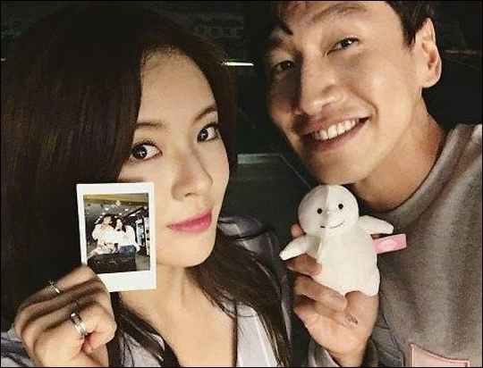 Actors Lee Kwang-soo and Lee Sun-bin have been in love for five months.Lee Kwang-soos agency, King Kong by Starship and Lee Sun-bins agency, Well-Made Star, said on July 31, It is right to be in love with Lee Sun-bin.Lee Kwang-soo and Lee Sun-bin appeared together on the SBS entertainment program Running Man in 2016.Lee Sun-bin has previously identified Lee Kwang-soo as his ideal, and the two continued the Thumb airflow in Running Man.Lee Sun-bin made his debut in the drama Seosung Wang Heeji in 2014 and appeared in the drama Sketch, Missing Nine, 38 Sagittarius and Changwol back.