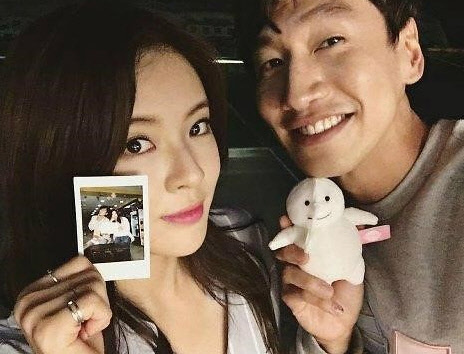 Lee Kwang-soooo Lee Sun-bin admits to his devotion,Lee Kwang-soooos agency, King Kong by-Starship, said, Lee Kwang-soooo and Lee Sun-bin are in love.The two have been feeling good for five months. I would like to ask for a warm look, he said.The two met in September 2016 at the SBS entertainment program Running Man and played the so-called Thumb in the program, leading to a real couple.In particular, Lee Sun-bin appeared on MBC entertainment program Radio Star and Lee Kwang-soooo was the ideal type.Lee Kwang-sooo Lee Sun-bin soon after the rumor that he was a couple, he acknowledged that he was a couple and announced the birth of a new couple in the entertainment industry.