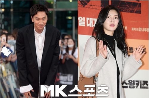 Actors Lee Sun-bin and Lee Kwang-soo are in love.Lee Sun-bins agency, Well-Made Star, said on the morning of the 31st, Lee Sun-bin and Lee Kwang-soo are in love for five months.As it was known, it was confirmed that they had a relationship through SBS entertainment program Running Man, he said.The Running Man broadcast, which was linked to Lee Kwang-soo and Lee Sun-bin, was aired in September 2016.At that time, the two expressed their back interest in pointing each other to their ideals from the first meeting.Lee Sun-bin made his debut in the drama Seosung Wang Heeji in 2014.Since then, he has appeared in the drama Madame Antoine, 38th Fraud, Missing Nine, and Sketch back, and announced his face to the public.Lee Kwang-soo made his debut as a model in 2007 and was noted for his unique delightful performance in High Kick Through the Roof, City Hunter, Anturaji, Pyeongyangseong and Deoksuri 5 Brothers back.He has been a big fan of SBS entertainment Running Man and is nine years older than Lee Sun-bin.