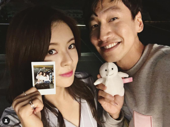 ideal type is Lee Kwang-sooActor Lee Sun-bin has become a true sincere. Not only did he meet on the entertainment program, but the thumb on the air has developed into real love.Lee Kwang-soo, a member of the King Kong by-Starship agency and Lee Sun-bin, a well-made star, said on the 31st, It is right to be in love with Lee Kwang-soo for five months.Earlier, the two men acknowledged their devotion in about 20 minutes after the first report that they were in love for five months.According to this, the first relationship between the two is through SBS Running Man in 2016. The occasion for this broadcast appearance was Lee Sun-bins ideal type remarks.Lee Sun-bin said that the ideal type was Lee Kwang-soo through MBC Radio Star that year.Lee Sun-bin said at the time, I do not like to be quiet, so I think Im doing a good job when I see reaction. In an interview with Lee, I like a pleasant man.So Lee Kwang-soo is an ideal type. There have been a few cases where the ideal type is mentioned through broadcasting and then developed into a public couple.Lee Kwang-soo and Lee Sun-bin also made their first relationship through Running Man after ideal type remarks, and Lee Sun-bin appeared as a cameo on TVN Drama Anturaji starring Lee Kwang-sooShe has been steadily ideal type Lee Kwang-soo, and she has been with Lee Kwang-soo in the name of Couple rather than Sungdeok.I have been drawing a lot of attention to viewers with my honest charm. I am also receiving a lot of attention because I am proud of my high speed in 20 minutes.Radio Star capture, Running Man capture, DB, Lee Sun-bin SNS.