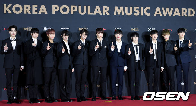Expect the second episode of Wanna One.Group Wanna One ended its activities on March 31, and members such as Ha Sung-woon, Yoon Ji-sung, Ong Seong-wu and Lai Kuan-lin are each about to start a new start.Wanna One is an 11-member project boy group that appeared on cable channel Mnet Produce 101 Season 2 last year and was born with absolute support from national producers.Sea, which has set a record of achieving its debut album Million Seller in 17 years in the domestic music industry, exceeding 1 million album sales, including its debut album 1X1=1 (TO BE ONE) and its repackaged album 1-1=0 (NOTHING WITHOUT YOU) in 101 days.It has achieved high sales for each album released, and has enjoyed a hot popularity, including winning the soundtrack chart.It is true that the project group, which had been set to end since the birth background, was left with regrets ahead of the end of the activity, but now the Top Model begins again.The first to make a run is leader Yoon Ji-sung, who decided to make his solo debut in mid-February and is on the list of musicals Days of the Day, which will open in February (only reports).As he was 27 years old as of 1991, he is preparing to join the military in the first half of the year after his solo career.Ha Sung-woon is the member who will take over his solo debut Bhatong from late February to early March (only report).Since he made his debut in the music industry with a hot shot in 2014, he has a wide range of stage experiences, so it is noteworthy what kind of activities he will perform as a solo singer.In addition, Hwang Min-hyun returns to his original group New East, and Lee Dae-hui and Park Woo-jin return to his agency Brand New Music.Kang Daniel, who played an active role as a center, is also attracting much attention, and Kim Jae-hwan, who has been active as a main vocalist, is expected to perform various music activities.Bae Jin-young and Park Ji-hoon will also return to their original agency and prepare for a new Top Model.Wanna One members, who have been popular with syndrome, are now starting their second act.The concert will be held at Gocheok Sky Dome in Guro-gu, Seoul on the 24th, 25th, 26th and 26th.DB.