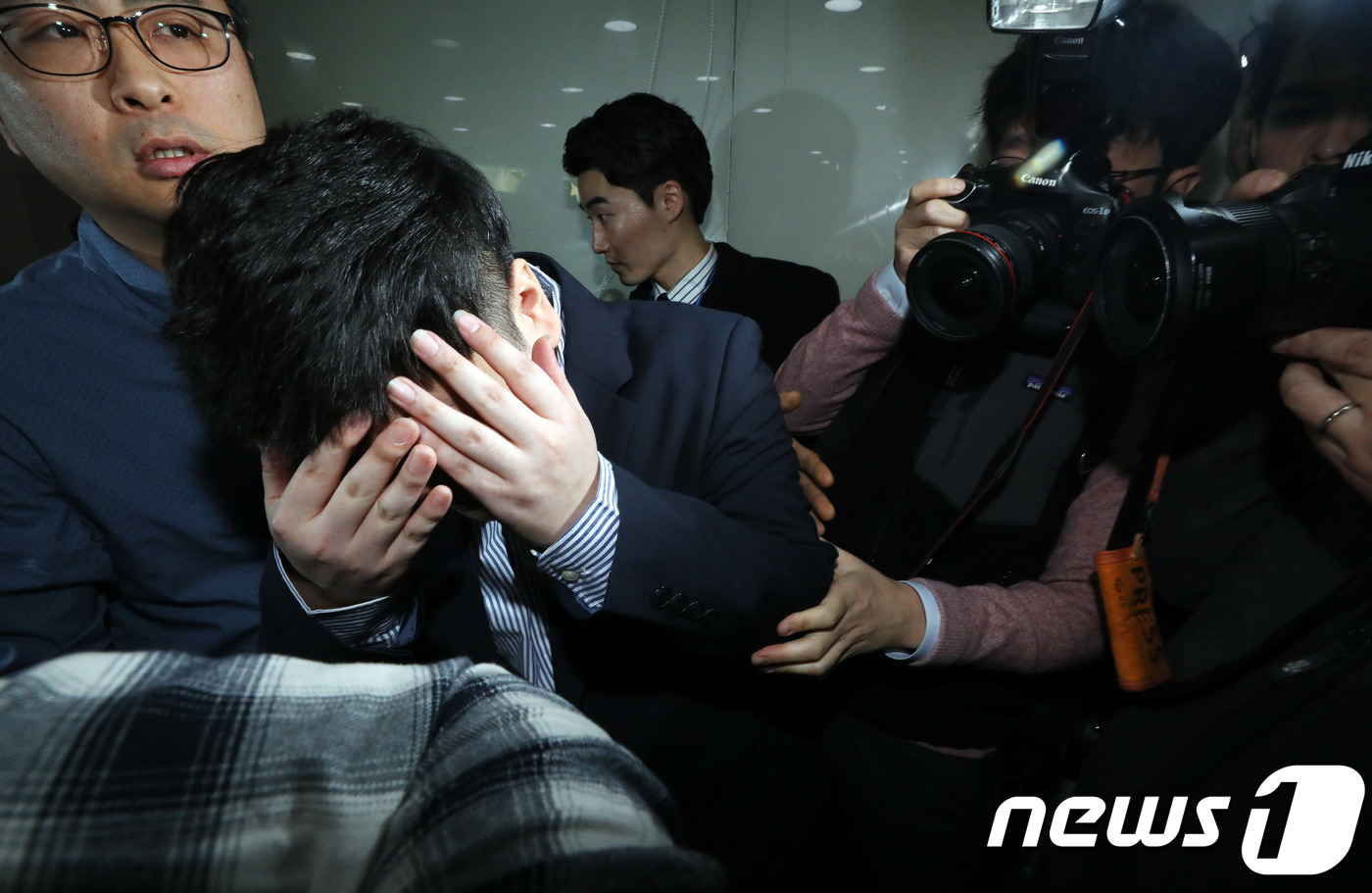 ??? : 저 찍지마세요 증거하나도 없어요 | 인스티즈