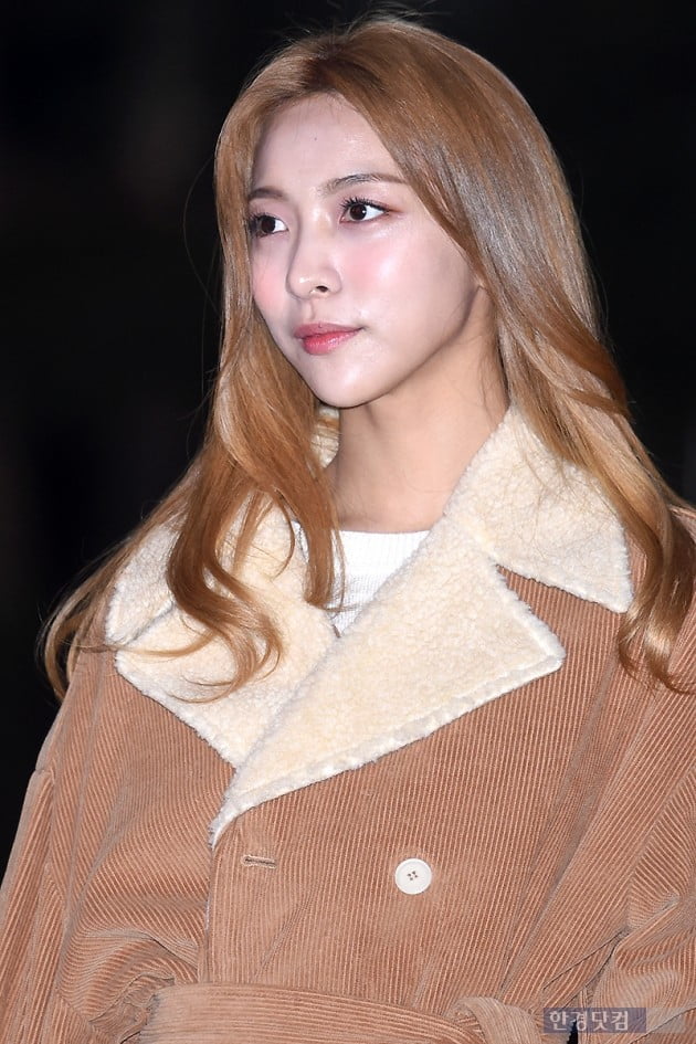 Singer Luna attends a rehearsal of Music Bank held at the public hall of KBS New Hall in Yeouido, Seoul on the morning of the 4th.