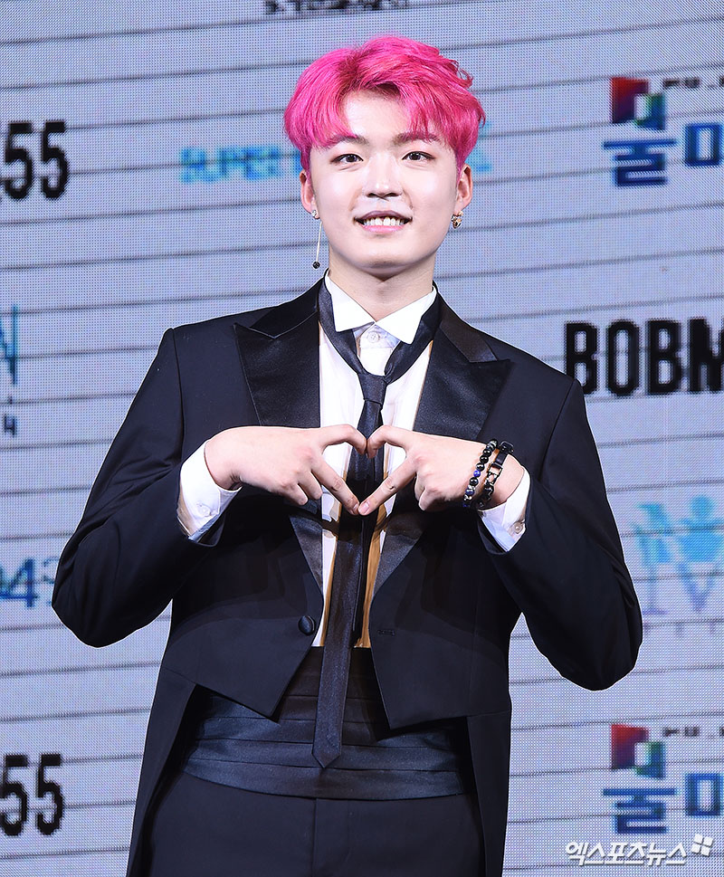 On the afternoon of the 4th, Seoul Shinchon-dong Just K-pop held a showcase commemorating the release of the groups fifth album Dreaming of Byul.MFECT JELL, who attended the showcase on the day, is posing.