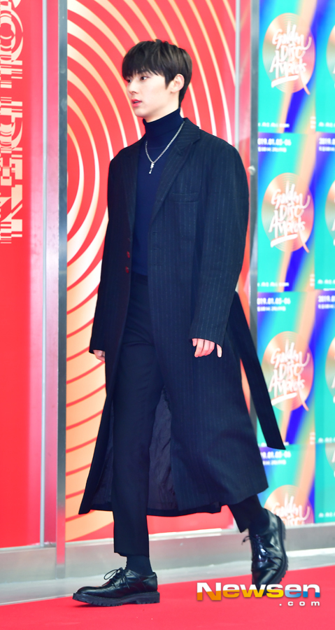 The 33rd Golden Disc Awards (digital soundtrack category awards) red carpet and photo wall were held at Gocheok Sky Dome in Guro-gu, Seoul on the afternoon of January 5.Wanna One (Rai Kwan-lin Ong Sung-woo Park Ji-hoon Lee Dae-hwi Bae Jin-young Kang Daniel Yoon Ji-sung Kim Jae-hwan Park Woo-jin Hwang Min-hyun) attended the ceremony.