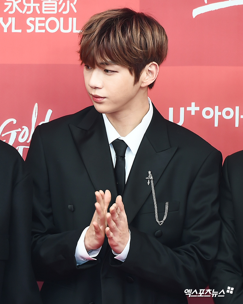 Wanna One Kang Daniel, a group who attended the 33rd Golden Disk Awards red carpet event held at Gocheok Sky Dome in Guro-gu, Seoul on the afternoon of the 5th, has photo time.