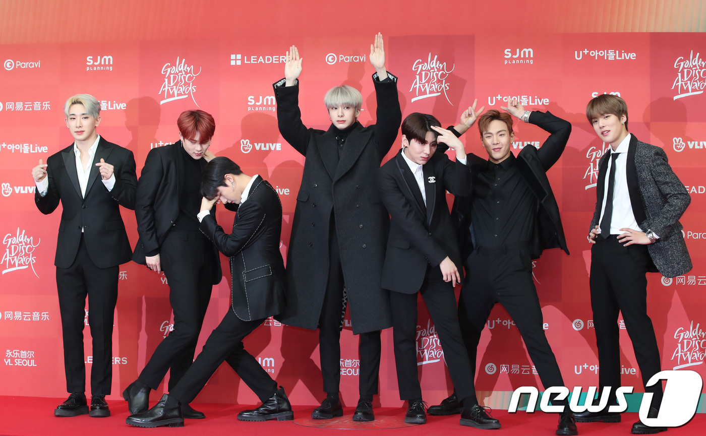 Seoul=) = Monsta X poses at the 33rd Golden Disc Awards red carpet event held at Gocheok Sky Dome in Guro-gu, Seoul on the afternoon of the 6th. 2019.1.6.