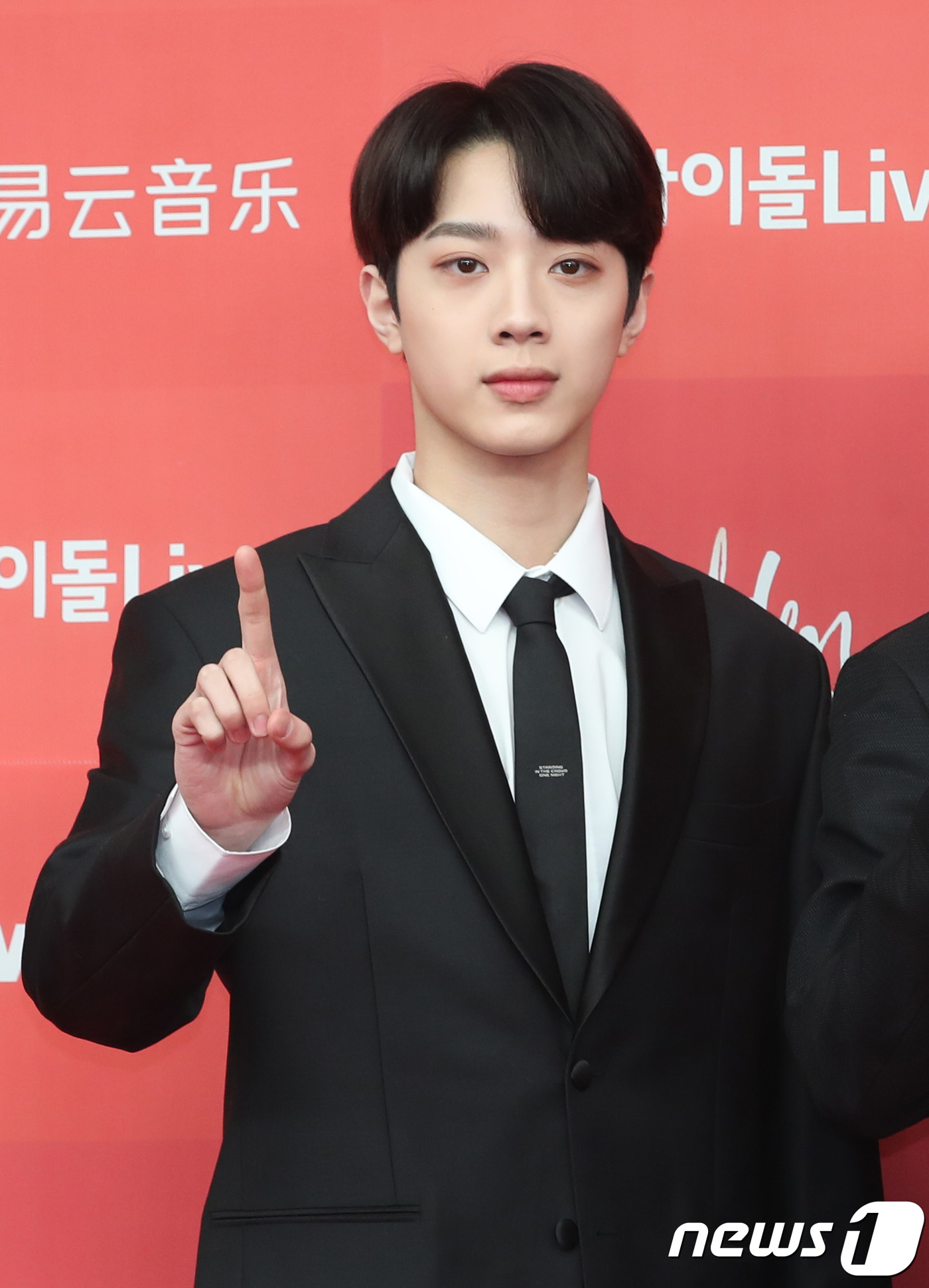 Seoul=) = Wanna One Lai Kuan-lin poses at the 33rd Golden Disk Awards red carpet event held at Gocheok Sky Dome in Guro-gu, Seoul on the afternoon of the 6th.2019.1.6.