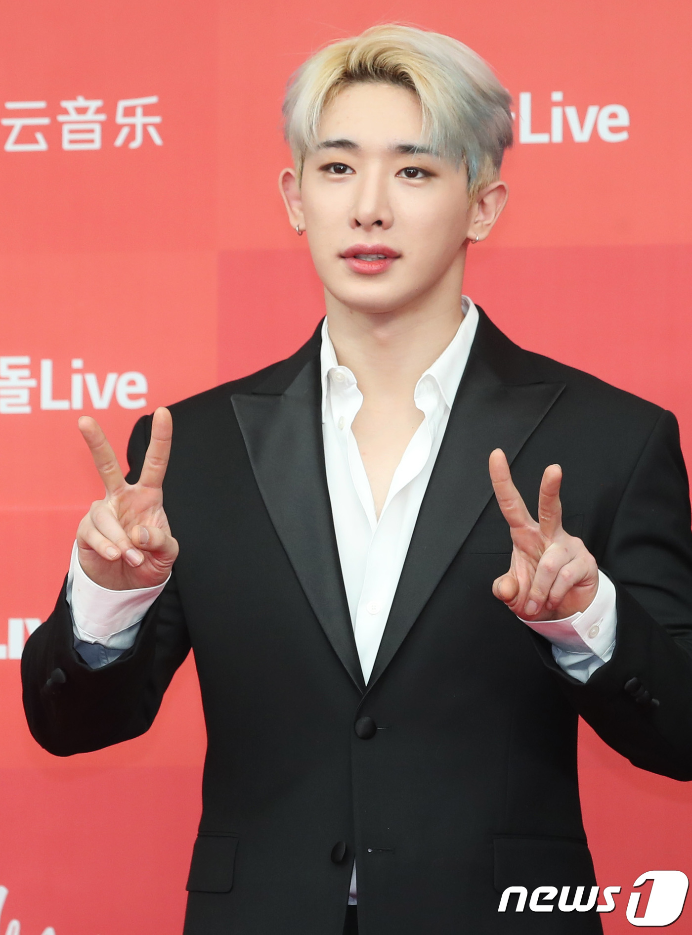 Seoul=) = Monsta X Wonho poses at the 33rd Golden Disk Awards red carpet event held at Gocheok Sky Dome in Guro-gu, Seoul on the afternoon of the 6th.2019.1.6