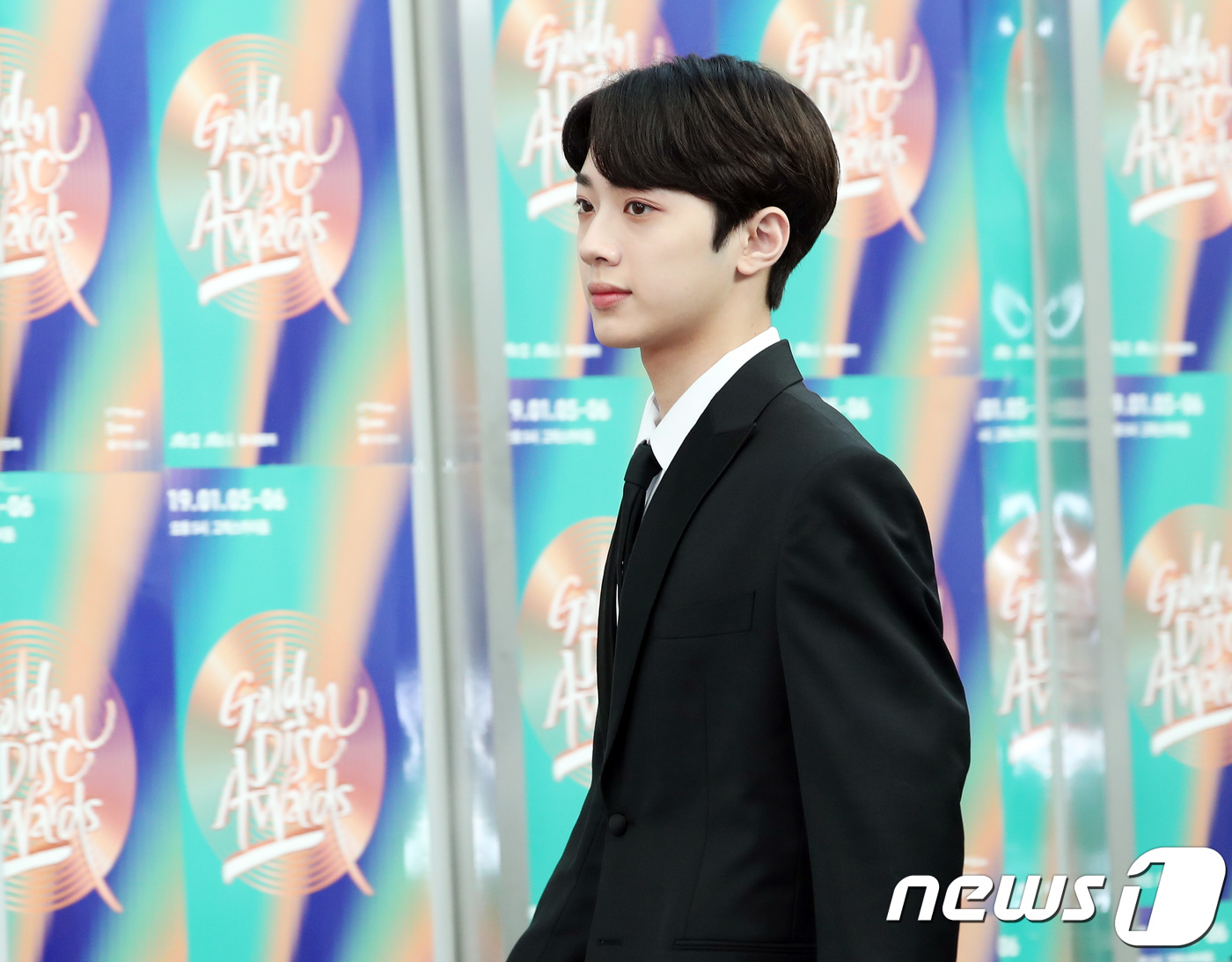 Seoul=) = Wanna One Lai Kuan-lin attends the 33rd Golden Disk Awards red carpet event at Gocheok Sky Dome in Guro-gu, Seoul on the afternoon of the 6th.2019.1.6.