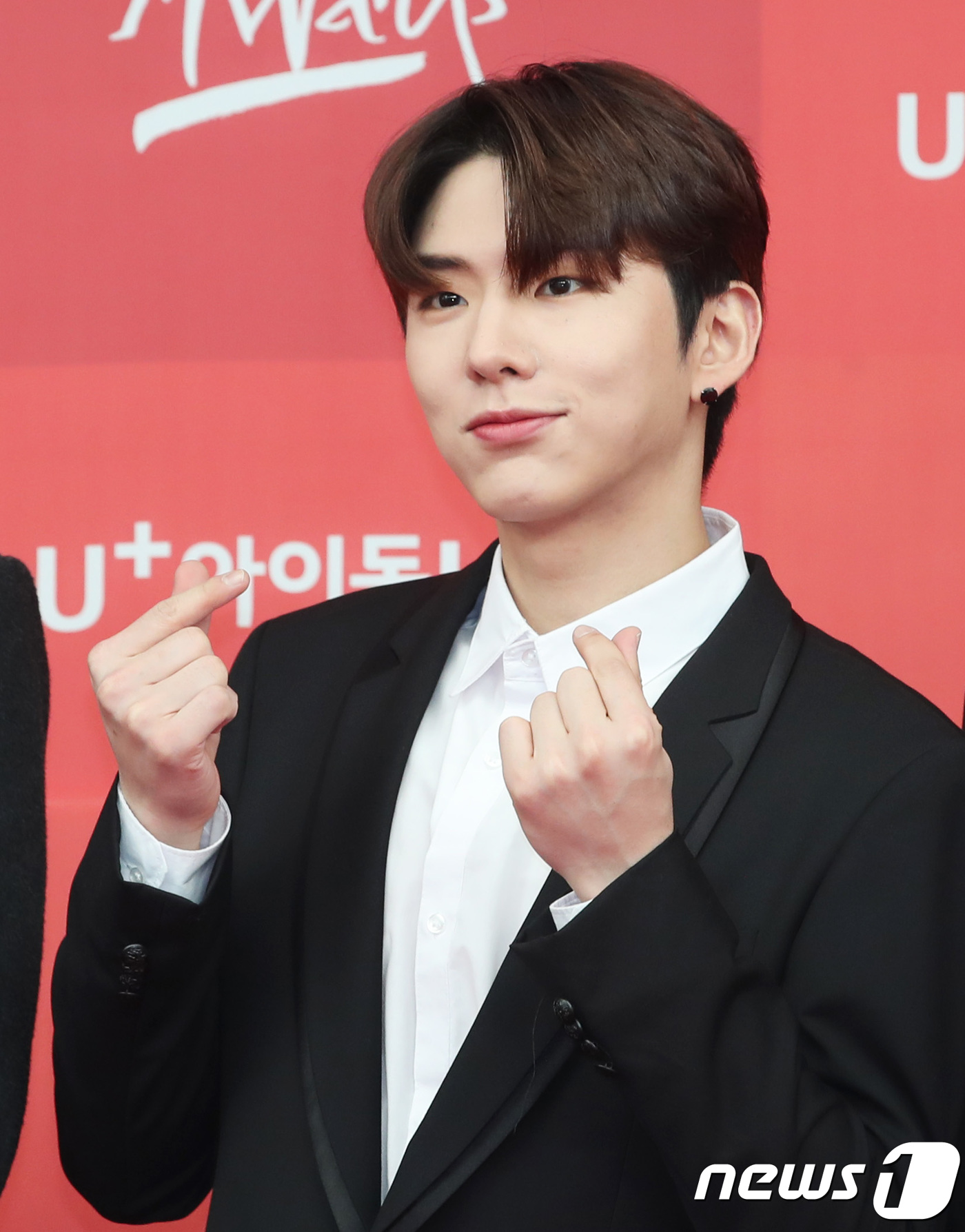 Seoul=) = Monsta X Ki-hyun poses at the 33rd Golden Disc Awards red carpet event held at Gocheok Sky Dome in Guro-gu, Seoul on the afternoon of the 6th.2019.1.6.