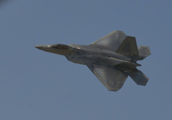 미국의 대표적 스텔스 전투기인 F-22 랩터. [사진 미 공군]