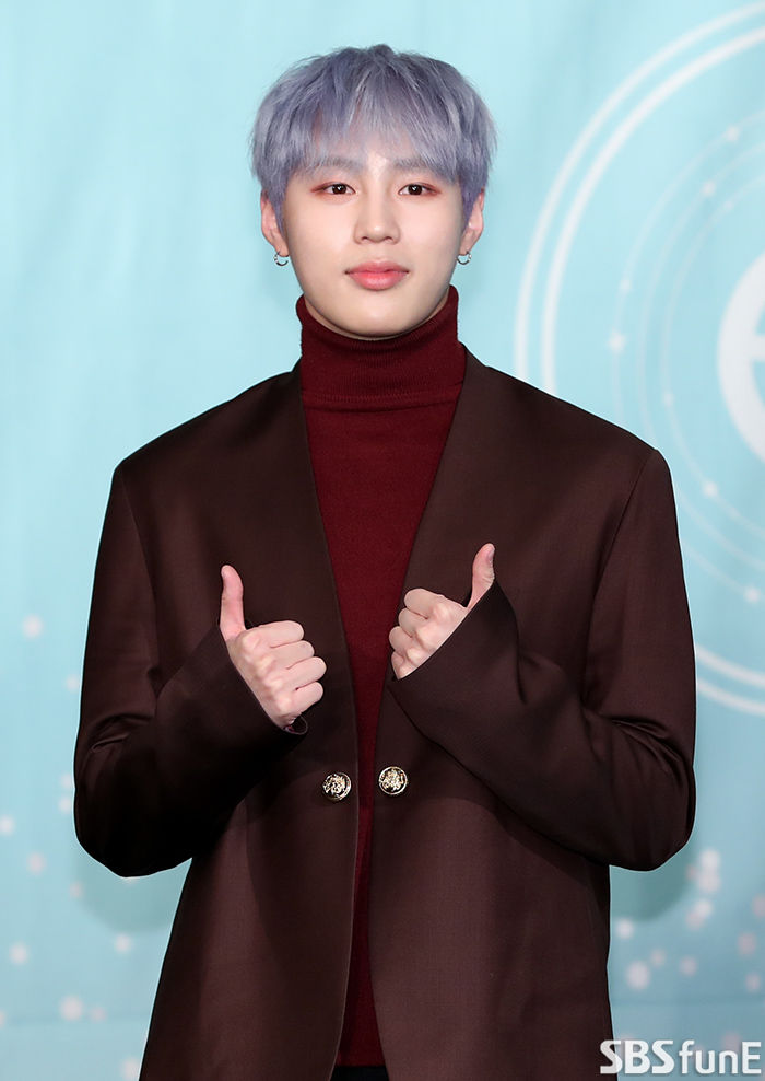Ha Sung-woon, a member of the group Wanna One, will release a Mini album at the end of February and perform solo activities.On July 7, StarCruienti, a subsidiary of Ha Sung-woon, said, Ha Sung-woon, who is scheduled to Come back to the company after Wanna Ones activities, will release a Mini album at the end of February and perform solo activities.Swing Entertainment, which was in charge of Wanna Ones management recently, announced that Wanna Ones contract was terminated on December 31, and that Wanna Ones official activities will be completed at the concert in January.We have shared various opinions about Ha Sung-woon and his future career, but it is true that we have not made a specific decision because the Wanna One activity has not been completed, said a member of Ha Sung-woons agency. We met with Ha Sung-woon on the 4th and shared many opinions.I ask for your expectation and support. According to his agency, Ha Sung-woons solo album, which is scheduled to be released at the end of February, will be devoted to the album by choosing the song by participating as a Producerss.As Ha Sung-woon participates as a Producerss, it is expected to be an album that can fully utilize his musicality as a vocalist in Wanna One.On the other hand, Wanna One will hold its last concert as a group at Gocheok Sky Dome in Seoul from the 24th.