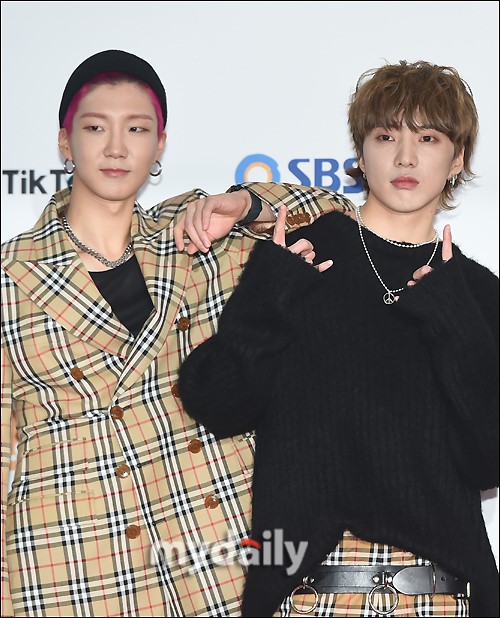 Group WINNER members Kang Seung-young and Lee Seung-hoon appear on SBS Running Man.On the afternoon of the 7th, SBS officials said, Kang Seung-young and Lee Seung-hoon are right to appear in Running Man. He is in the process of recording and participates as a guest in the second Manleb Race. Lee Seung-hoon and Kang Seung-young appeared in Running Man last May and received a great response from viewers by emitting a special sense of entertainment.As New Year re-strikes to its first guest, it is expected to carry another laughing bomb.On the other hand, WINNER is meeting with the public with a new song MILLIONS released on December 19 last year.