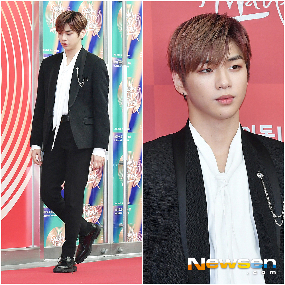 Wanna One Kang Daniel poses on the red carpet and photo wall ahead of the awards ceremony for the 33rd Golden Disc Awards at Gocheok Sky Dome in Guro-gu, Seoul, on the afternoon of January 6.