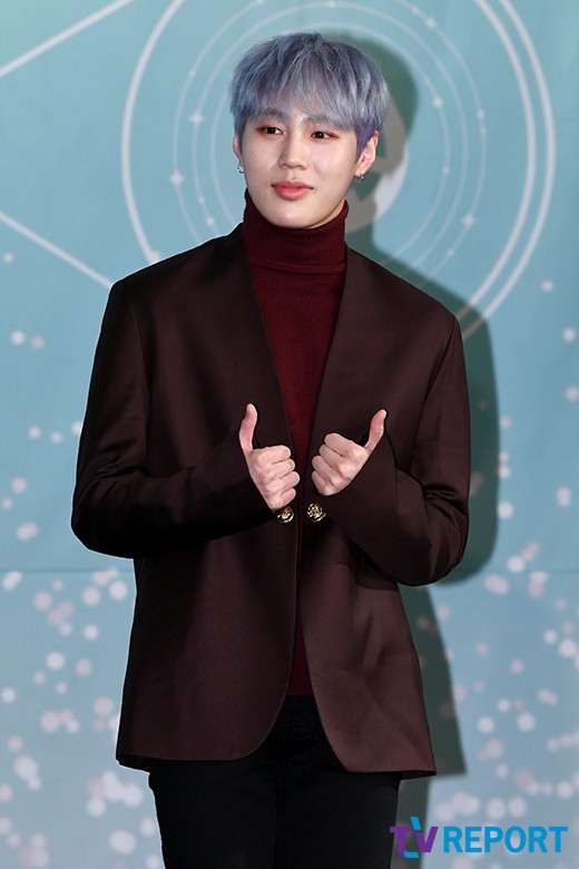 Ha Sung-woon will release his Mini album at the end of February and perform solo activities.Ha Sung-woon, who is scheduled to Come back to the company after Wanna Ones activities, will release a Mini album at the end of February and perform solo activities, said StarCruienti, a subsidiary of Ha Sung-woon.Swing Entertainment, which was in charge of Wanna Ones management recently, announced that Wanna Ones contract was terminated on December 31, and that Wanna Ones official activities will be completed at the concert in January.We have shared various opinions on Ha Sung-woon and his future career, but it is true that we have not made a specific decision because the Wanna One activity has not been completed.We met with Ha Sung-woon on the 4th and shared many opinions, and we are planning to release and perform solo albums at the end of February.According to his agency, Ha Sung-woons solo album, which is scheduled to be released at the end of February, will be devoted to the album by choosing the song by participating as a Producerss.As Ha Sung-woon participates as a Producerss, it is expected to be an album that can fully utilize his musicality as a vocalist in Wanna One.On the other hand, Wanna One will hold its last concert as a group at Gocheok Sky Dome in Seoul from the 24th.