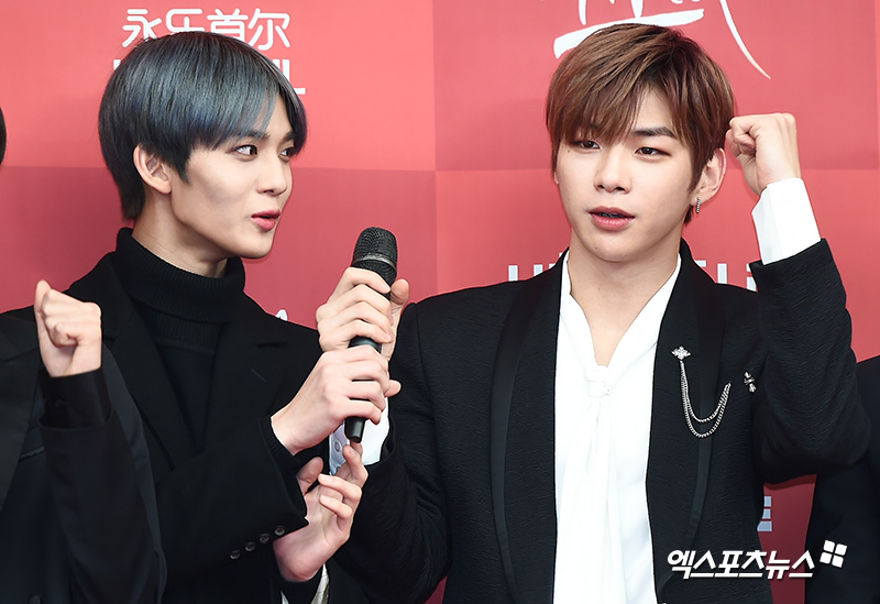 Kang Daniel, a group member who attended the 33rd Golden Disk Awards red carpet event held at Gocheok Sky Dome in Guro-gu, Seoul on the afternoon of the 6th, had photo time.