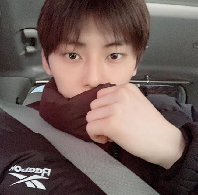 Group NUEST, Wanna One member Hwang Hyon reported on the recent situation for a long time.Hwang Min Hyun posted a picture of his fans on his SNS on the afternoon of the 8th.Hwang Hyon had previously stopped his personal SNS activities when he appeared on cable channel Mnet Produce 101 Season 2 in 2017.Hwang posted a few photos of himself walking along the beach, and Wanna One member Gang Daniel had posted a similar picture of the same place, similar composition.Hwang also posted another selfie, showing off his straightness: After a long time, he started his personal SNS career, which also made fans interested.Hwang Min Hyun will finish Wanna One activities after a concert scheduled for the end of this month, and then return to NUEST to proceed.Wanna One SNS