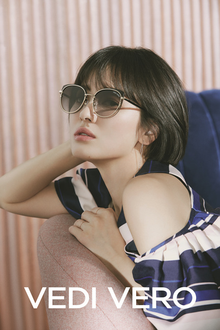 Actor Song Hye-kyos eyewear brand picture has been released.In the public picture, Song Hye-kyo created an elegant, luxurious atmosphere: chic, dotty eyes Point.Various charms attracted Eye-catching by putting it in the picture.On the other hand, Song Hye-kyo is appearing on TVN drama Boy friend.