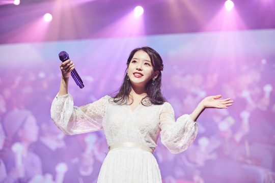 Singer IU adorned the finale of the tenth anniversary Concert in the last tour area, Jeju Island.The IU opened the Tenth anniversary Tour Concert Now - Curtain Call at the Jeju Island International Convention Center in Seogwipo City, Jeju Island on the 5th and 6th.The Jeju Island performance was filled with a variety of songs to identify the footsteps of the IUs past decade; it was held for about three hours, receiving a heated cheer from the audience.IU, who appeared in a bright tangerine costume, laughed brightly, saying, I finally came to Jeju Island.Jeju Island is a place where I have a lot of good memories, he said. I will make the end of the long journey in Jeju Island pleasantly.He then performed a hit song that included his 10-year career, including Pink Shin, Good Day, Meet Friday, Pippi and his debut song Mia.It is said that it melted its own sensibility and called Blue Night of Jeju Island and got a response.Singer Lee Hyori and Lee Sang Soon also appeared on stage and attracted the attention of the audience, who formed a relationship with each other in the JTBC Hyoris Homestay.At that time, Lee Hyori, IU wrote She on the stage for the first time and added meaning.In the fourth part, which was specially organized only in the Jeju Island performance, IU sang songs written and composed directly by IU, such as palette, knee, heart, night letter, and name.The unreleased self-titled station, which was completed at the time of filming the drama My Uncle, was also released for the first time, giving a deep echo.IU said, It was really good to be able to finish the tenth anniversary tour concert at Jeju Island.I will be remembered for my proud performance.  I think I have been living in the name of why for 10 years.I thank everyone who has made me feel like you and me are one.IU will appear on JTBCs Your Song, which takes off its veil on the 17th.
