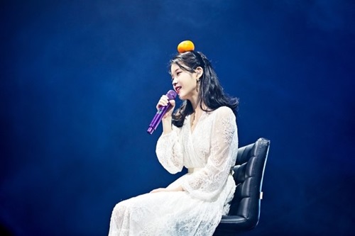 Singer IU has graced the perfect finale of a major tenth anniversary tour in the last tour area Jeju Island.The IU hosted the Tenth anniversary Tour Concert Now - Curtain Call at the Jeju Island International Convention Center in Seogwipo City last weekend and joined fans from the Jeju Island area.The IU added a special feature to the spectacular finale of the tenth anniversary tour concert, which was held for three months in four cities across the country and four Asian countries in Jeju Island.In this performance, which recorded all-round sales thanks to the interest, IU expressed its gratitude to the fans who supported the 10 years of time like Curton Call Iran subtitle, and made a meaningful tenth anniversary finish and got a hot response.The IUs Jeju Island performance, which was an extension of the tenth anniversary tour This Now, was held for three hours and made the audiences heart beat by various representative songs that would confirm the footsteps of the IUs last decade.Double Walk the Line (Encore), which was considered to be the best of each performance in line with the meaning of Curton Call Iran, was unfortunately omitted, but the special stages of the IU, which can only be seen in Jeju Island, were revealed and impressed.As it is a Jeju Island performance, IU, which appeared as a bright terior color costume on this day, led to a loud shout of the audience with a bright greeting that I finally came to Jeju Island.Jeju Island is a place where I have a lot of good memories, said IU, who expressed his extraordinary memories. I will make a good decision in Jeju Island and I will make the end of the long journey.On this day, IU breathed closer to the audience based on the sympathy and sympathy of the hit song medley including the 10 years of Pink Shin, Good Day, Meet on Friday, Pippi and debut song Mia.Especially, Jeju Islands Blue Night cover stage, which was introduced with the meaning of Curton Call performance, was more loud than any stage.Singer Lee Hyori and Lee Sang-soon, who have been linked to JTBC Hyoriene Guest House for IU who visited Jeju Island for a long time, came to the stage with a surprise guest.The IU, which welcomed the two people by calling the president and the president, hugged them affectionately and showed a special friendship.Lee Hyori and Lee Sang-soon, who conveyed the playful nuisance that Ji Eun was forced to run because of the request, conveyed their heartfelt support with special affection for the IU.On this day, Lee Hyori IU, who was released as a Hyorine Guest House, wrote the song She, which was the first to be released, and applauded for a special time through music.The end of the tenth anniversary tour, IU, said, It was really good to be able to finish Tenth anniversary Tour Concert - this is now at Jeju Island.I will be remembered as a very proud performance for me. He said, I think I have been living in the name of IU for 10 years.I thank all those who have made me feel that you and I are one. After all the performances were over, the audience applauded for several minutes toward the stage where they finished and thanked the IU for completing the best performance.As a response, IU came back to the stage again and sang the Walk the Line song You and I and gave a message with thanks to the fans who had been together for 10 years through the outtro video, leading to the long afterlife of the tenth anniversary tour concert.On the other hand, IU, who has completed the tenth anniversary tour safely, will appear on JTBC special project Your Song, which will be the first music show on Thursday night, on January 17th.Photo CacaoM Provision