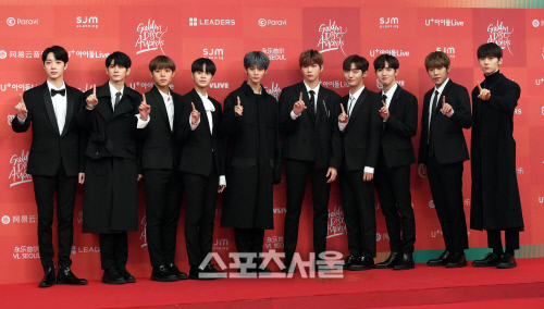 Group Wanna One members are still proud of their firepower after the end of their activities.Wanna One members who announced the end of the activity on December 31 last month opened a personal SNS and announced full-scale individual activities.Every time you open SNS from Kang Daniel to Lai Kuan-lin, you are still attracting a huge number of followers.First, Kang Daniel opened an Instagram on the 2nd, breaking the shortest one million followers and setting a new record in the Guinness Book of Records.Kang Daniel, who had no personal SNS at the time of Wanna One activity, has gained support from fans by sharing the small daily life that he has not released.Kang Daniel joined the group Wanna One in the final number one spot on Mnet Produce 101 Season 2.Kang Daniel, who completed Wanna Ones official activities, foreshadowed his active career as a solo singer.Leader Yoon Ji-sung reported his solo career in February with news of the final appearance of the musical Days of the Day. He also opened an official SNS and has gained support from 960,000 followers.Yoon Ji-sung is expected to show charm through various activities such as solo album and musical.Hwang Min-hyun joins the existing group, New East, especially in resuming Instagram activities, which he opened in 2017, and recording 1.7 million followers in a day.Hwang Min-hyun is reported to be preparing a new album with New East Ws Dejabu.Leader Yoon Ji-sung reported his solo career in February with news of the final appearance of the musical Days of the Day. He also opened an official SNS and has gained support from 960,000 followers.Yoon Ji-sung is expected to show charm through various activities such as solo album and musical.Hwang Min-hyun joins the existing group, New East, especially in resuming Instagram activities, which he opened in 2017, and recording 1.7 million followers in a day.Hwang Min-hyun is reported to be preparing a new album with New East Ws Dejabu.Park Ji-hoon opened an official fan cafe on the 1st, not only collecting fans who are close to 80,000 in less than 10 days, but also ranking first in the next cafe fandom ranking.On the 7th, the official fan club paid members are also recruited through the Melon ticket.Chinese member Lai Kuan-lin opened an official Instagram on July 7, attracting 710,000 followers in less than a day.The next day, on the 9th, we opened a Weibo account in China and started to communicate with Chinese fans. Lai Kuan-lins Weibo exceeded 420,000 followers in five hours.Lai Kuan-lin will be a singer and an actor.In addition, Ha Sung-woon, Kim Jae-hwan, Lee Dae-hui, Park Woo-jin, Ong Sung-woo and Bae Jin-young are also preparing to discuss the future carefully.Wanna One, who announced the official dismantling, is still showing its strength with differentiated charm by member.Wanna One will accelerate its individual activities after completing the 28th High1 Seoul Song Awards (hosted by the Organizing Committee for Seoul Songs) and the solo concert Therefore from 24th to 27th at Gocheok Sky Dome in Seoul on the 15th.Photo Kim Do-hoon,