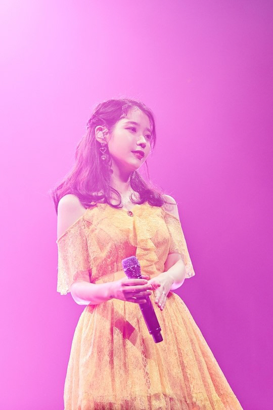 Singer IU has graced the perfect finale of a major tenth anniversary tour in the last tour area Jeju Island.Last weekend, the IU held a tenth anniversary tour concert now - Curtain Call at the Jeju Island International Convention Center in Seogwipo City and joined fans of the Jeju Island area.The IU added a special feature to the spectacular finale stage of the tenth anniversary tour concert, which was held for three months in four cities across the country and four Asian countries in Jeju Island.In this performance, which recorded all-round sales thanks to the interest, IU expressed its gratitude to the fans who supported the 10 years of time like Curton Call Iran subtitle, and made a meaningful tenth anniversary finish and got a hot response.The IUs Jeju Island performance, which was an extension of the tenth anniversary tour This Now, was held for three hours and made the audiences heart beat by various representative songs that would confirm the footsteps of the IUs last decade.Double Walk the Line (Encore), which was considered to be the best of each performance in line with the meaning of Curton Call Iran, was unfortunately omitted, but the special stages of the IU, which can only be seen in Jeju Island, were revealed and impressed.As it is a Jeju Island performance, IU, which appeared as a bright terior color costume on this day, led to a loud shout of the audience with a bright greeting that I finally came to Jeju Island.Jeju Island is a place where I have a lot of good memories, said IU, who expressed his extraordinary memories. I will make a good decision in Jeju Island and I will make the end of the long journey.On this day, IU breathed closer to the audience based on the sympathy and sympathy of the hit song medley including the 10 years of Pink Shin, Good Day, Meet on Friday, Pippi and debut song Mia.Especially, Jeju Islands Blue Night cover stage, which was introduced with the meaning of Curton Call performance, was more loud than any stage.A special guest also stepped up for the IU who visited Jeju Island for a long time.Singer Lee Hyori and Lee Sang-soon, who have a relationship with JTBC Hyoris Guest House, came to the stage as surprise guests.The IU, which welcomed the two people by calling the president and the president, hugged them affectionately and showed a special friendship.Lee Hyori and Lee Sang-soon, who conveyed the playful nuisance that Ji Eun was forced to run because of the request, conveyed their heartfelt support with special affection for the IU.Especially, on this day, Lee Hyori IU, who was released as a Hyorine Guest House, wrote the song She, which was the song of the song, and the stage was released for the first time and applauded for a special time through music.In the fourth part of the show, which was specially organized only in the Jeju Island performance, IU wrote and composed songs such as Palette, Knee, Mind, Night Letter, Night Letter .IU, who conveyed the truthful heart of 26 Lee Ji-eun through the songs of Ji Eun directly, gave a deep echo by releasing the unreleased song Station which was completed at the time of shooting the drama My Uncle.The end of the tenth anniversary tour, IU, said, It was really good to be able to finish Tenth anniversary tour concert - this now in Jeju Island.I will be remembered as a very proud performance for me. He said, I think I have been living in the name of IU for 10 years.I am grateful to all those who have made me feel that you and I are one. After all the performances were over, the audience applauded for several minutes toward the stage where they finished and thanked the IU for completing the best performance.As a response, IU came back to the stage again and sang the Walk the Line song You and I and gave a message with thanks to the fans who had been together for 10 years through the outtro video.On the other hand, IU, who has completed the tenth anniversary tour safely, will appear on JTBC special project Your Song, which will be the first music show on Thursday night, on January 17th.