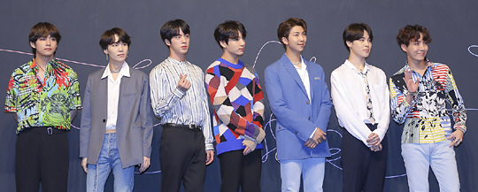 The World Idol BTS (pictured) will resume its Love Yourself World Tour from the 12th. It will perform 11 times in five cities until April.The first stage is Nagoya Dome in Japan. It will perform for two days from December 12 to 13.The performances will be held at the National Stadium in Singapore on the 19th, Yahoo Cudome in Fukuoka on February 16-17, the Asia World Expo Arena in Hong Kong on March 20-21 and 23-24, and the National Stadium in Razamangala, Bangkok, Thailand on April 6-7.The Japanese performance is an extension of the dome tour that was held in Tokyo () and Osaka (biggest) since last November, and Southeast Asia was added last year thanks to its global popularity.In particular, Singapore National Stadium or Bangkok Razamangala National Stadium boasts a huge capacity of more than 50,000 people.However, there is already a notice of sale on the website of the agency Big Hit Entertainment.The World Tour, which started in Seoul last August, attracted 320,000 viewers in North America and Europe.Meanwhile, dolls from BTS are also produced.According to the Associated Press, Mattel, an American toy company famous for Barbie dolls, has signed a comprehensive licensing agreement with Big Hit Entertainment to release the official doll collection of BTS.The doll to be released will be a product that is reproduced as the seven members of the hit music video Idol.