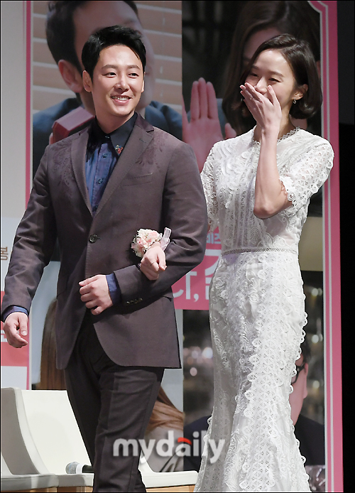 Actors Kim Dong-wook and Ko Sung-hee are entering the production report of the movie What a Marriage (director Park Ho-chan Park Soo-jin, production BA Entertainment) at CGV Seoul Apgujeong on the morning of 9th day.The film What a Marriage is a romantic comedy about the story of an airline owner, Sung Seok Kim, who plans to marriage for freedom, and a former track and field player, Hae-hee, who chose marriage to find his life, pretending to marriage for just three years to achieve each others purposes, and signing to live together.Its scheduled for release on February 13.
